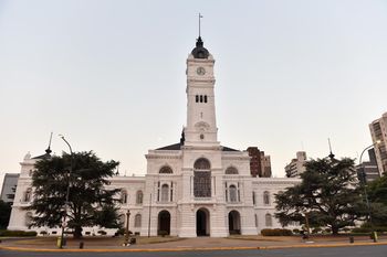 feriado por el dia del empleado municipal en la plata: que servicios afecta