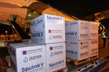 Más vacunas Sputnik V y Sinopharm se suman a la campaña de vacunación