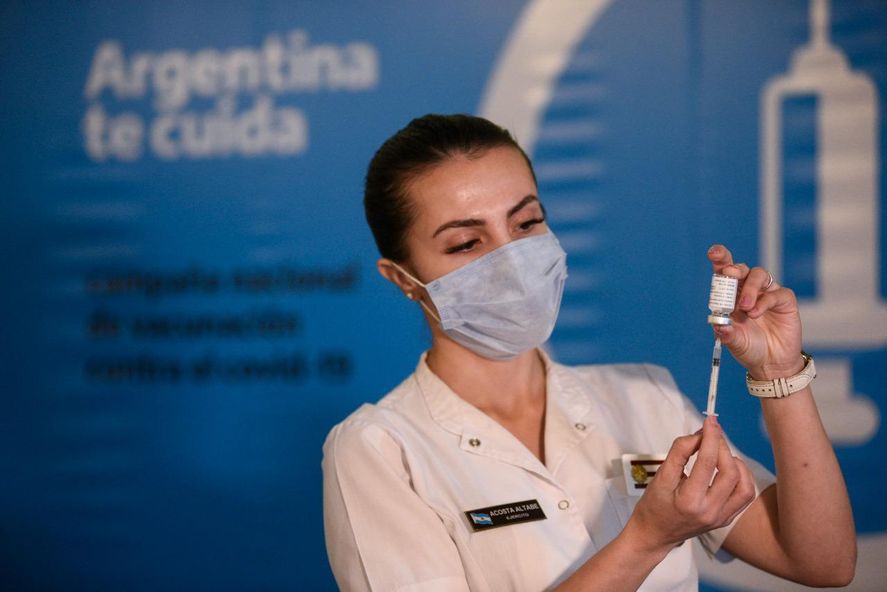 Los adolescentes de entre 12 y 17 años podrán darse la dosis de refuerzo de la vacuna