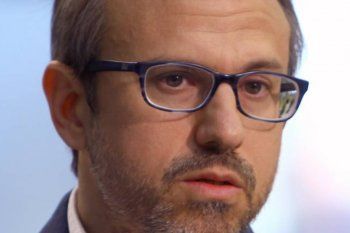 Valenzuela cree que “la ley genera un incentivo a la renovación para que alguien no se quede 30 años”