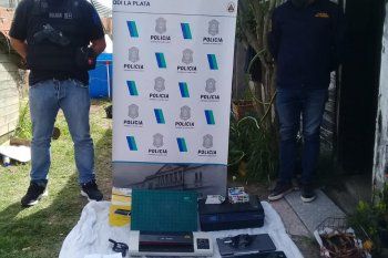 una joven vendia licencias de conducir y obleas de vtv apocrifas