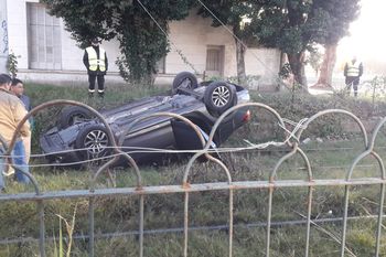 extrano accidente de transito en la plata