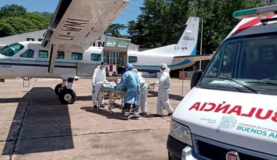 Así se realizan los traslados en el Cessna 208B Grand Caravan que recuperó la Provincia de Buenos Aires.