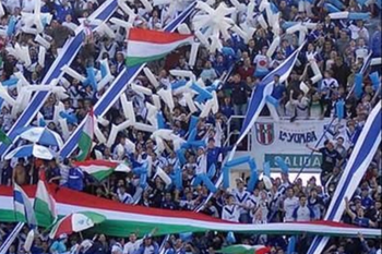 La barra de Vélez custodió las inmediaciones y salió a la caza de hinchas de River infiltrados. Hubo golpes y corridas.