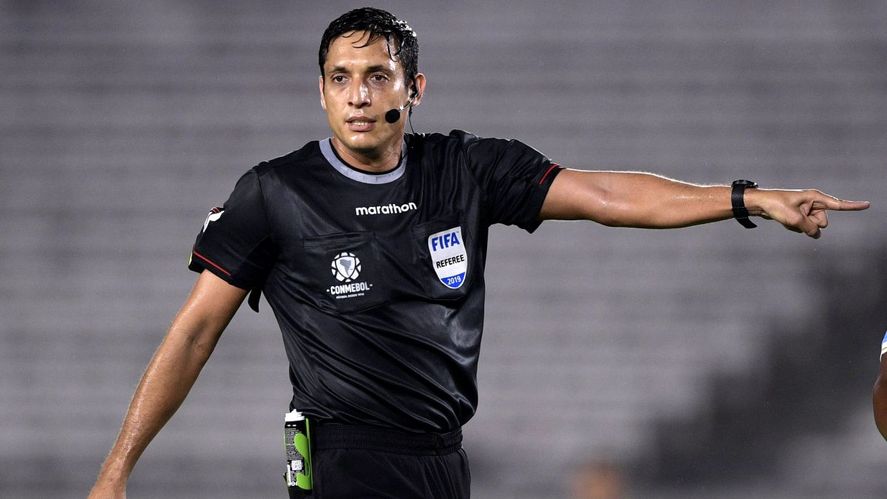 Jesús Valenzuela será el árbitro de la semifinal entre Argentina y Colombia.
