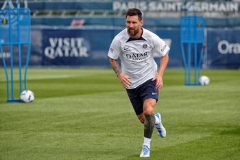 el futuro de messi: psg quiere extenderle el contrato