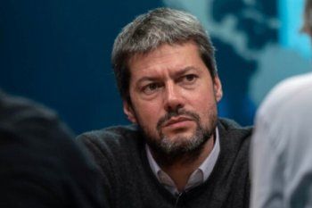el gobierno aseguro que junto al banco central buscan alternativas para no golpear al turismo