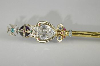 sudafrica exige devolucion de diamante incrustado en cetro real ingles
