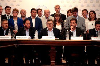 La oposición salió a repudiar la protesta de la policía bonaerense frente a la quinta de Olivos.  