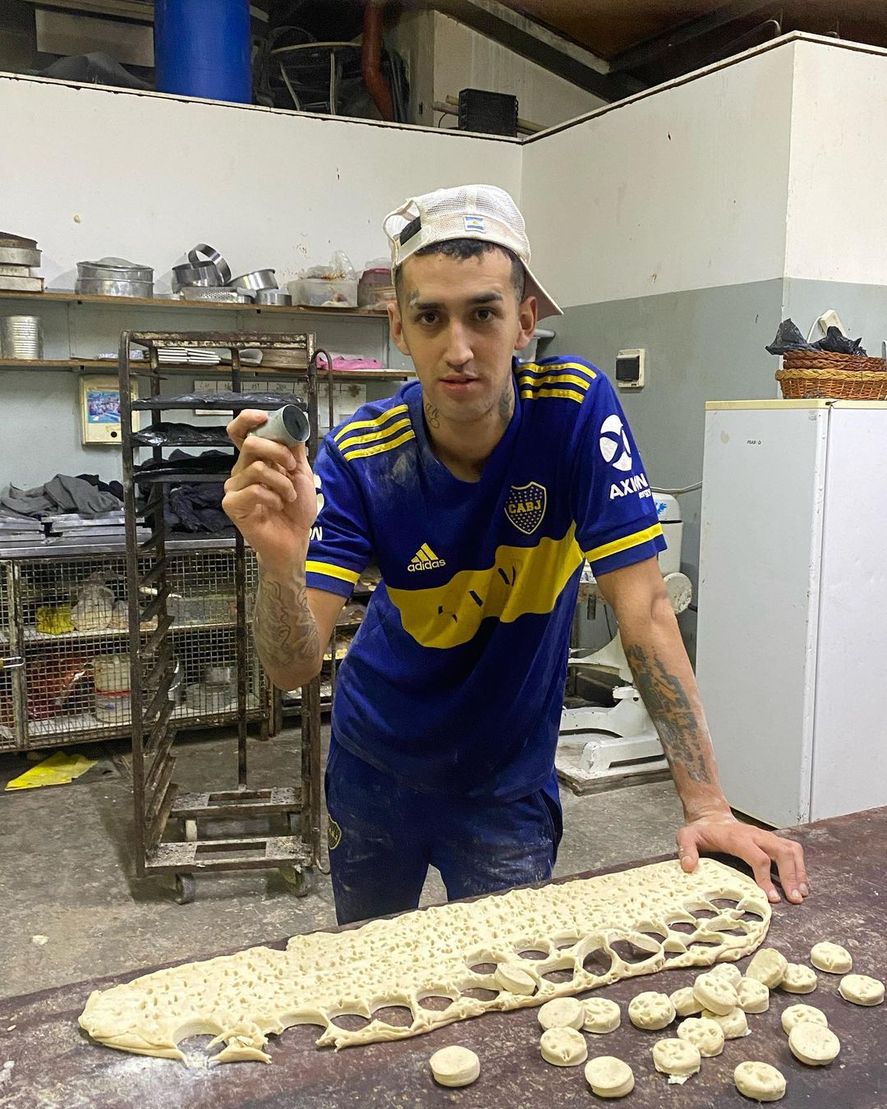 Víctor Ríos es el creador de la "guerra de panaderos" de TikTok. 
