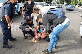 mira el video: asi atacaron al pata medina frente al hospital italiano