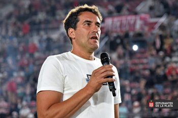 Agustín Alayes en su despedida de Estudiantes