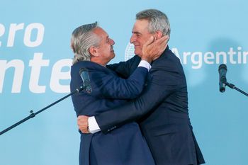 Agustín Rossi juró como nuevo jefe de Gabinete.