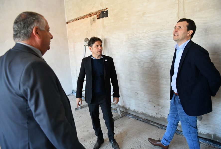 Axel Kicillof  recorrió los avances de las obras de construcción del nuevo edificio de la Escuela Secundaria N°3 en General Arenales