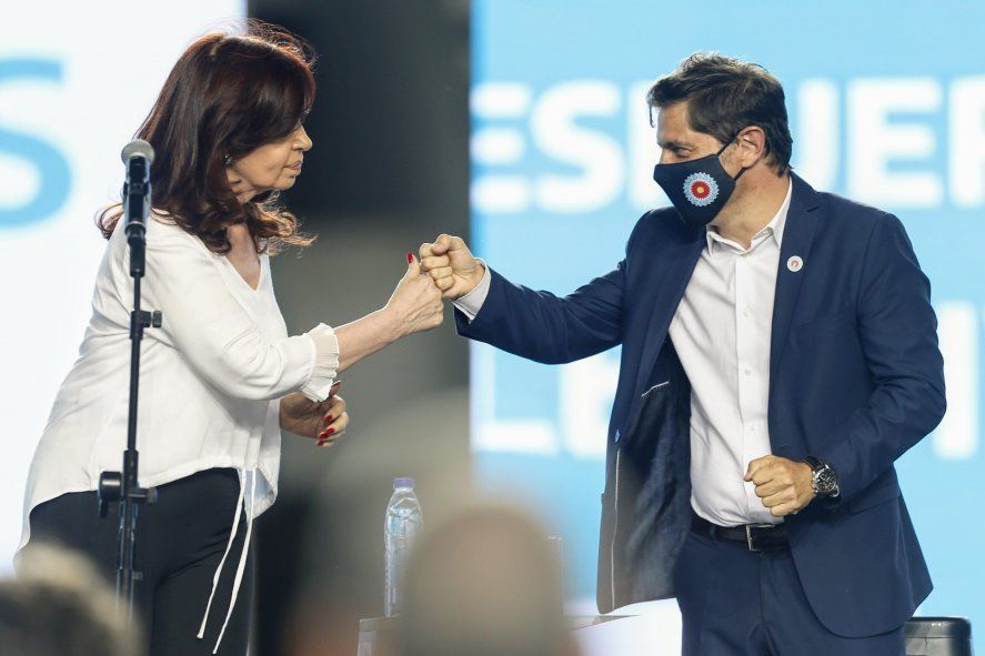 Axel Kicillof tiene una relación muy cercana con Cristina Kirchner, a quien consulta permanentemente.