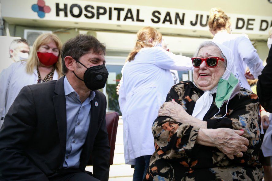 Axel Kicillof participará de la tradicional ronda de los jueves de las Madres de Plaza de Mayo.