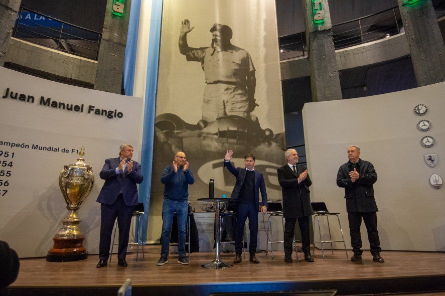 Axel Kicillof en el Museo Juan Manuel Fangio en Balcarce