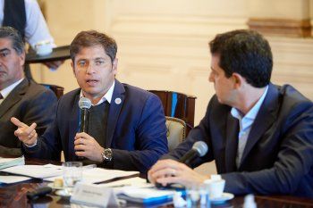 El gobernador Axel Kicillof lanzó una advertencia al FMI y acomodó a su tropa.