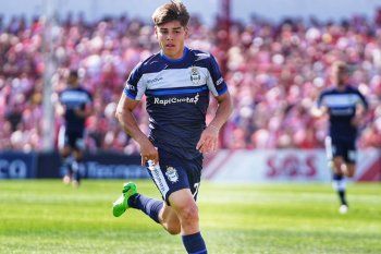 Benjamín Domínguez en acción con la camiseta de Gimnasia. (Foto: prensa GELP)