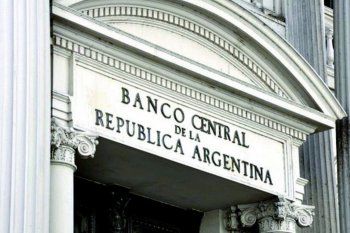 La compra de dólares vuelve a pasar por AFIP