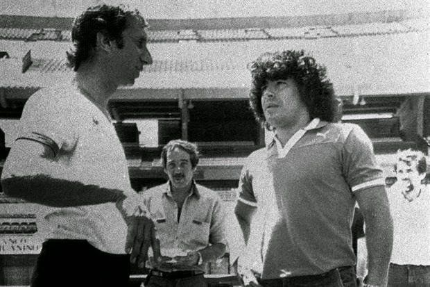 Bilardo y Maradona en el 83´. Los 14 partidos en dos mundiales empezaban a tomar forma.
