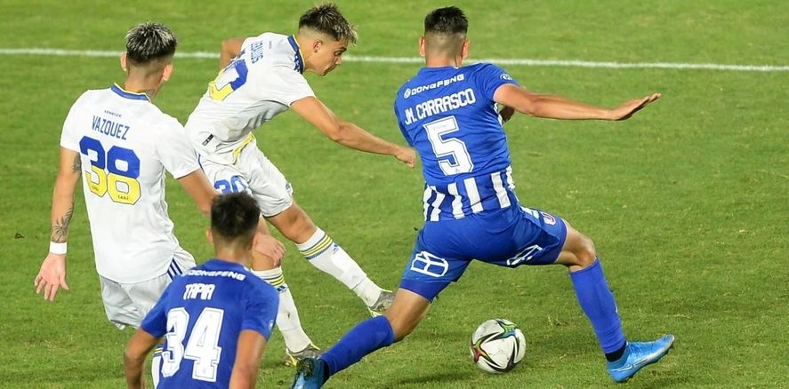 Boca jugó en cancha de Estudiantes anoche por el Torneo de Verano.