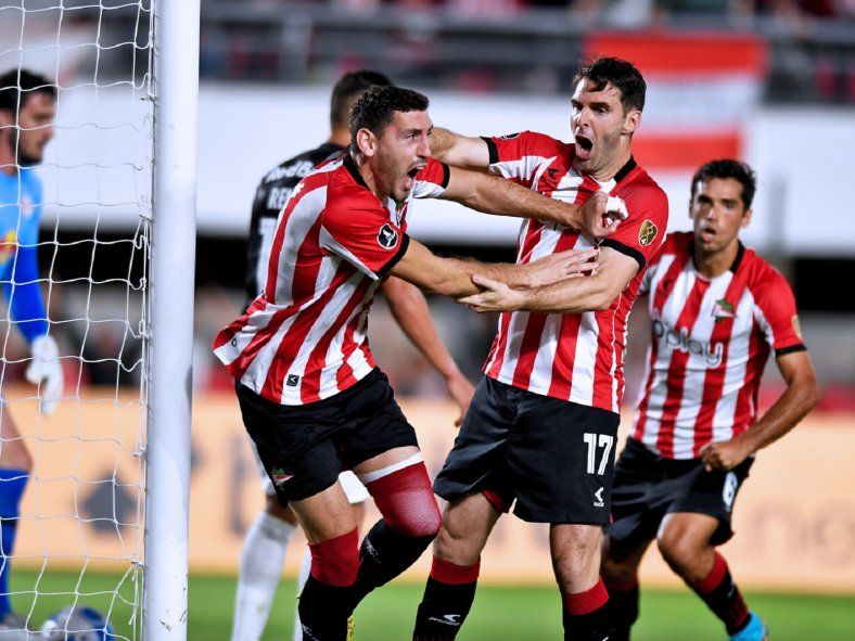 Mauro Boselli y Agustin Rogel, dueños de los festejos de Estudiantes en la Copa Libertadores