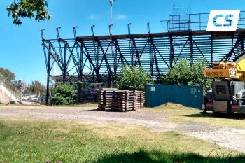 gimnasia: staiano explico la obra en el bosque y los tiempos