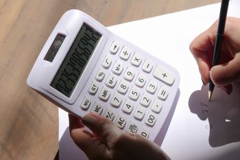 Los reintegros alcnzan a quienes hayan abonado a tiempo por débito automático o tarjeta de crédito