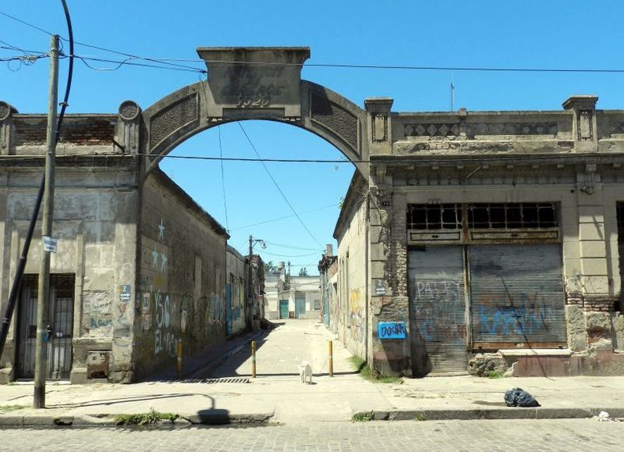Calle Nueva York, un atractivo berissense que se visita durante la recorrida.