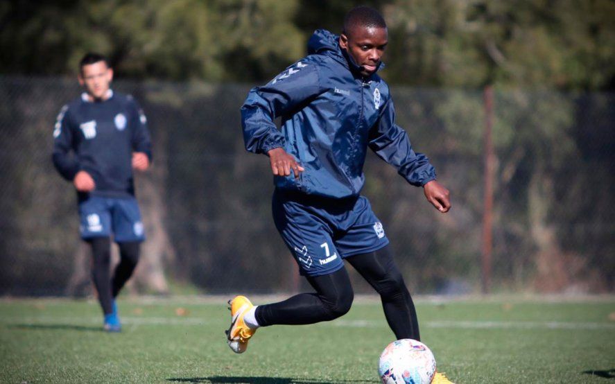 Johan Carboenro entrenándose en Gimnasia.