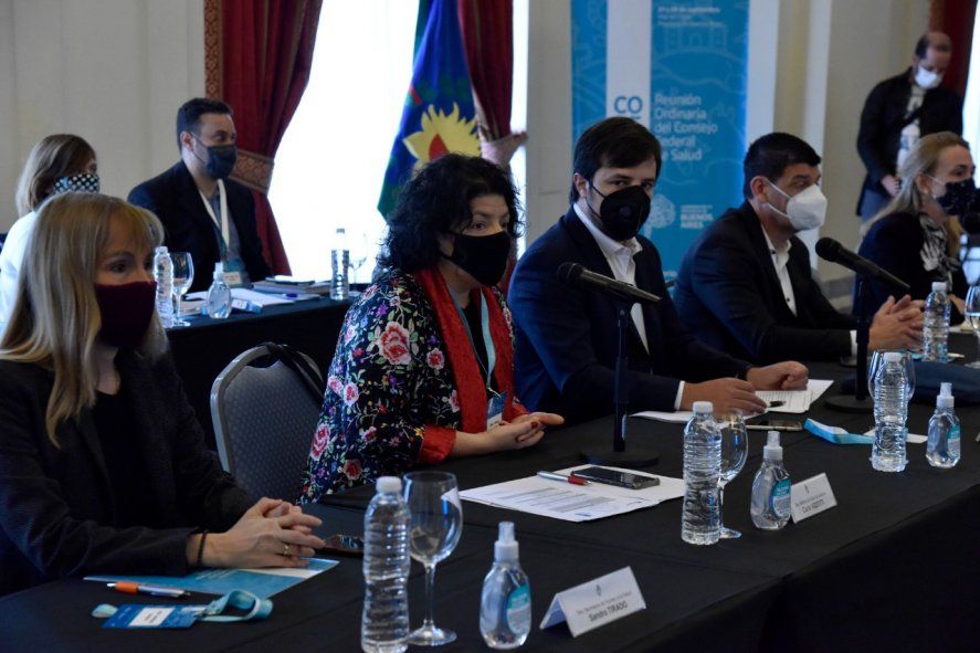 Ni Carla Vizzotti ni Nicol{as Kreplak quieren perder el protagonismo por el sistema integrado de salud