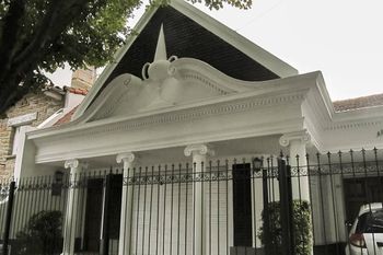 La nieta del arquitecto inició una junta de firmas para preservar la casa (Foto: Mondo Salamone)