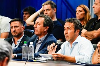 Oscar González Arzac, junto a Mariano Cowen, en la Asamblea de Gimnasia.