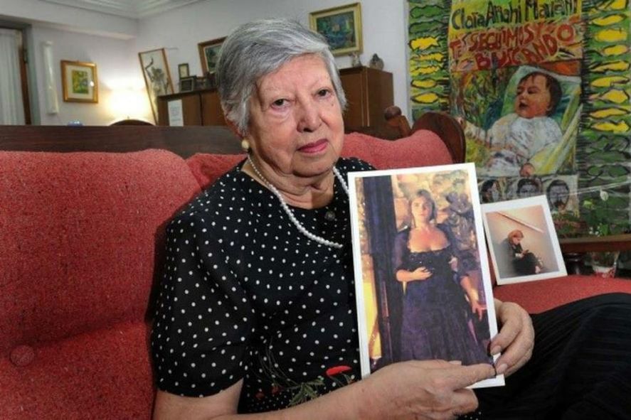 Chicha fue una activista de derechos humanos en Argentina, fundadora y segunda presidenta de la Asociación Abuelas de Plaza de Mayo.
