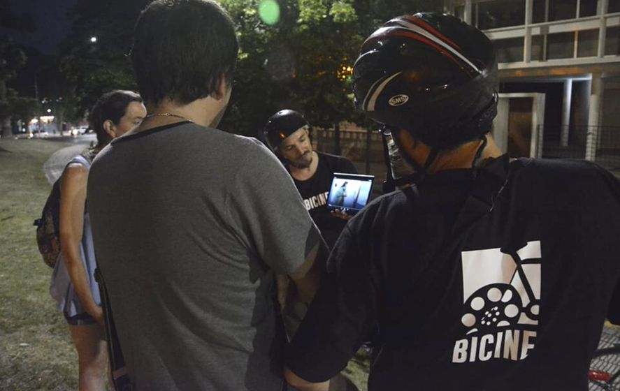 Cine y bicicleta en La Plata: una propuesta imperdible para (re)descubrir la ciudad