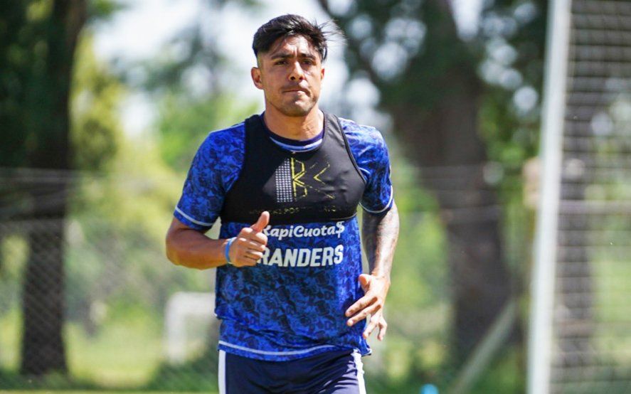 Cristian Tarragona, delantero de Gimnasia, en un ensayo en Abasto. (Foto: prensa GELP)