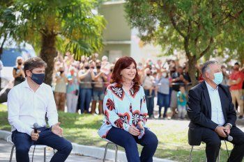 Cristina Fernández de Kirchner participó de uno de los homenajes a las víctimas de la Dictadura Militar en Las Flores.