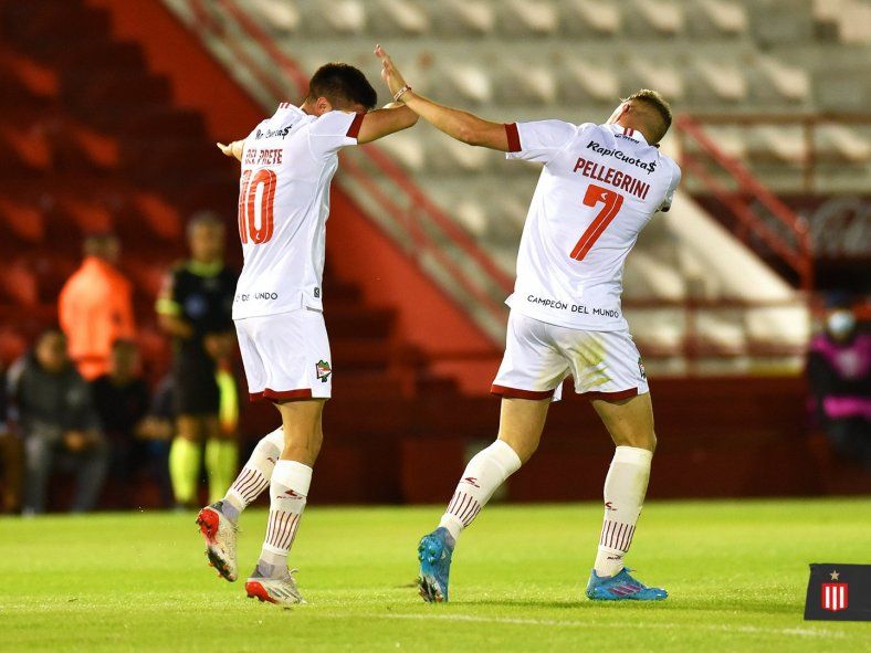 Estudiantes viene de golear a Barracas Central por Copa de la Liga.