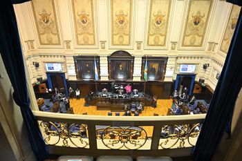 Elisa Carrió tildó de barra brava al precandidato del PRO y despertó el rechazo del espacio amarillo. En la Legislatura, no creen que eso derive en una ruptura.