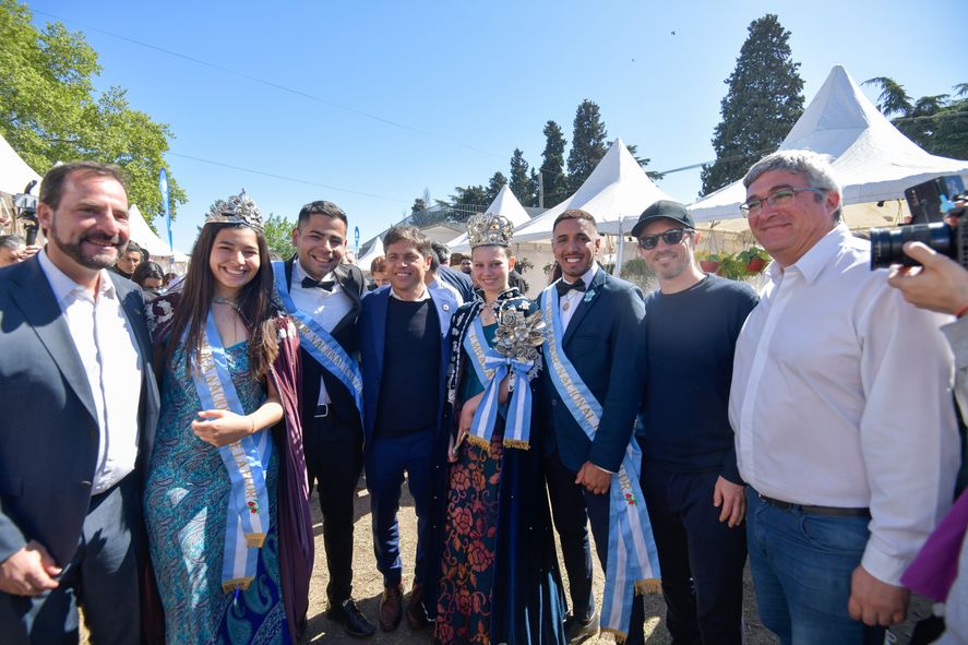 En Escobar, Axel Kicillof recorrió los stands de expositores en la Fiesta Nacional de la Flor