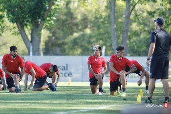 estudiantes entrena en city bell y zielinski define los once