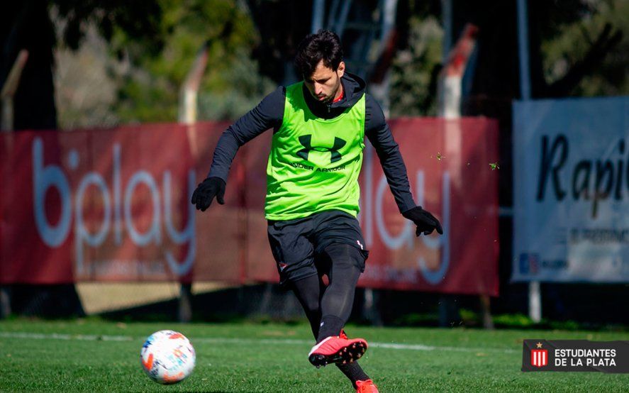 Sánchez Miño en los entrenamientos de Estudiantes en City Bell.
