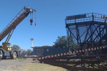 gimnasia recibio un nuevo aporte para la obra de la platea