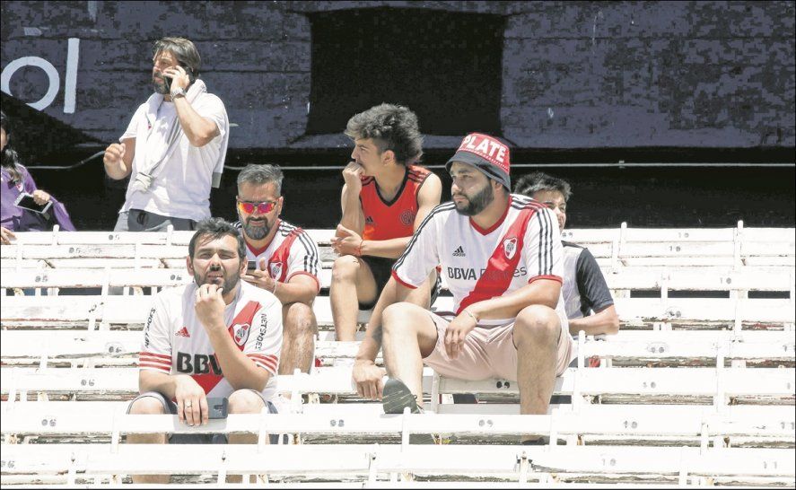 La Veulta del público a las canchas se especula con un aforo del 30 % dependiendo de la capacidad de las canchas.