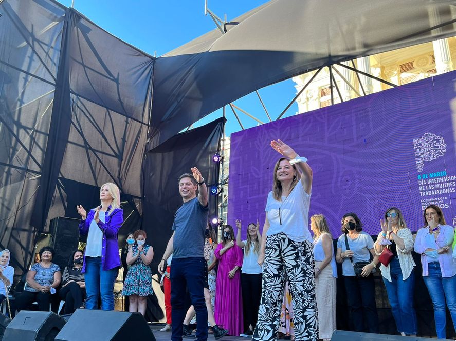 En el acto por el 8 de marzo que desarrolló el Gobierno bonaerense, la ministra Estela Diaz nombró una veintena de mujeres imprescindibles de la provincia de Buenos Aires.