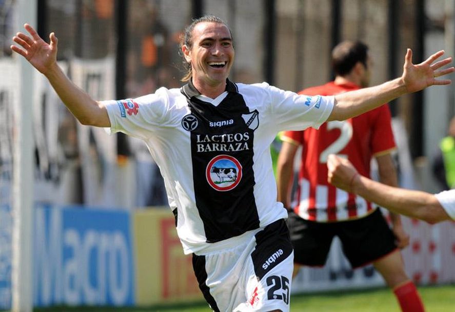 Eduardo Domínguez le marcó con All Boys a Estudiantes.