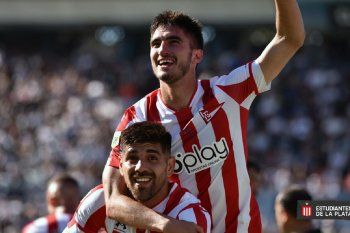 Leandro Díaz y Gustavo Del Prete festejan en Estudiantes ante Gimnasia