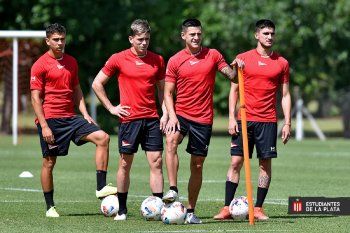 El plantel de Estudiantes quedó licenciado hasta el 2022.