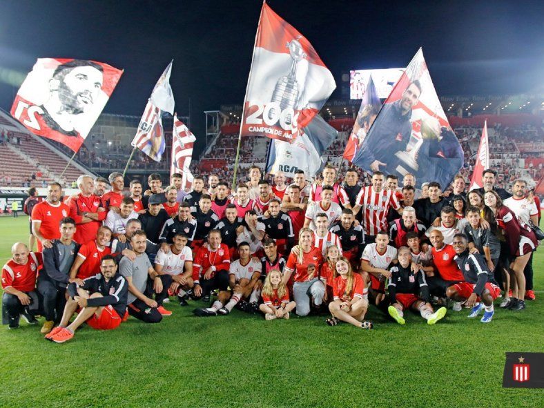 Estudiantes despidió y homenajeó a Mauro Boselli y Mariano Andújar